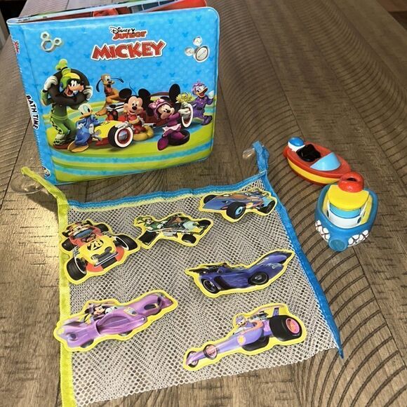 Disney 🏰🐭 Junior Bath 🛀 Time Water 💦 Book 📕 Race Car 🏎️ Suction Cups🛥️ 2! - Picture 14 of 17